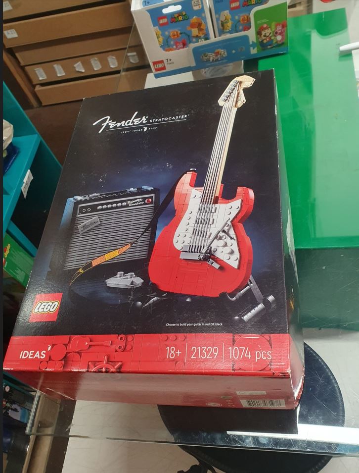 Lego IDEAS Fender® Stratocaster 21329 Caja Dañada CD