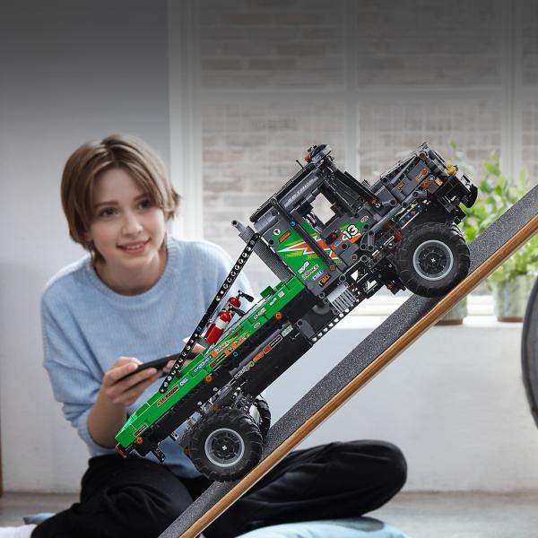 Lego Technic Camión de Trial 4x4 Mercedes-Benz Zetros Controlado por App 42129