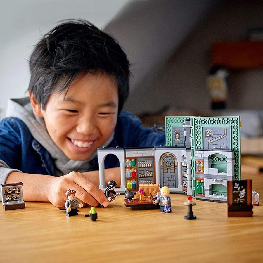 Lego Harry Potter Momento Hogwarts™ Clase de Pociones 76383