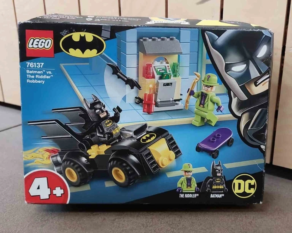 LEGO DC Comics Super Heroes Batman™ y el Robo de Enigma CAJA DAÑADA 76137-CD
